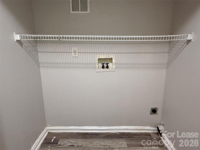 Building Photo - 6617 Cedar Cliff Dr