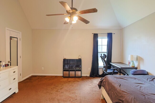 Building Photo - 363 Heathrow Dr