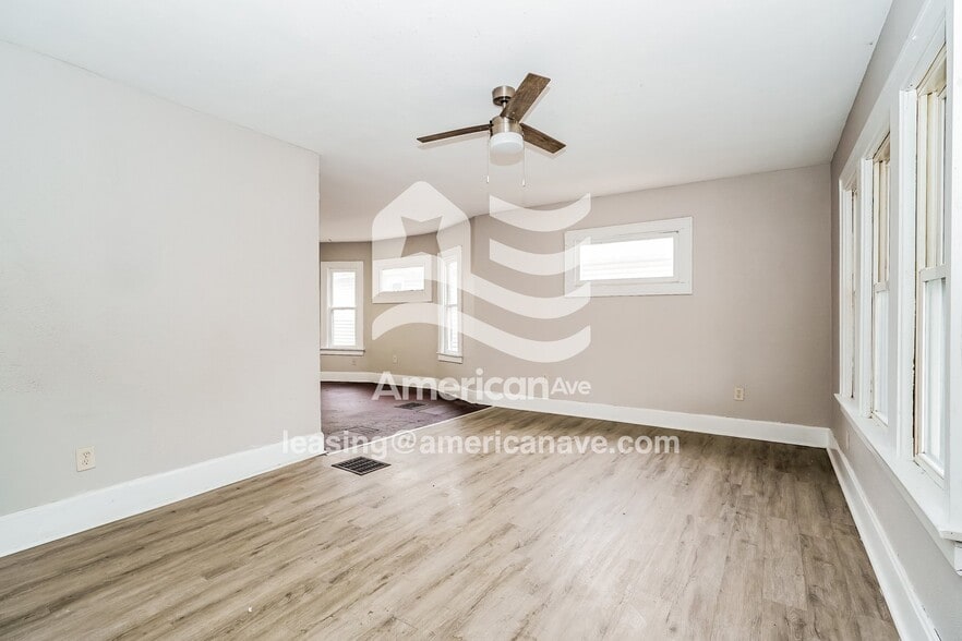 Building Photo - 196 N Burgess Ave