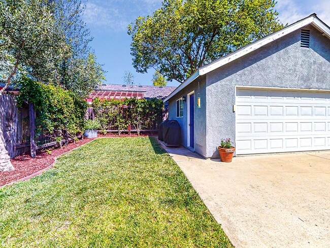 Building Photo - 888 El Capitan Way