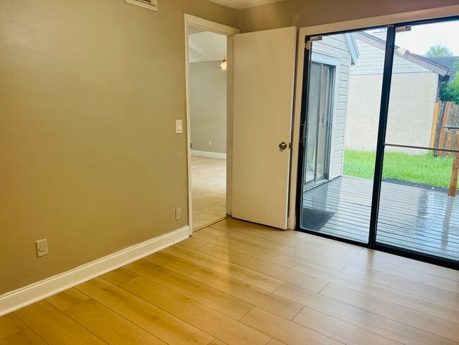 Building Photo - 818 Libra St