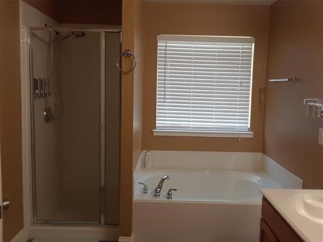 Building Photo - 2428 Collier Dr