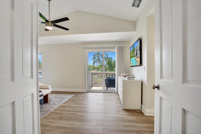 Building Photo - 923 Dogwood Dr