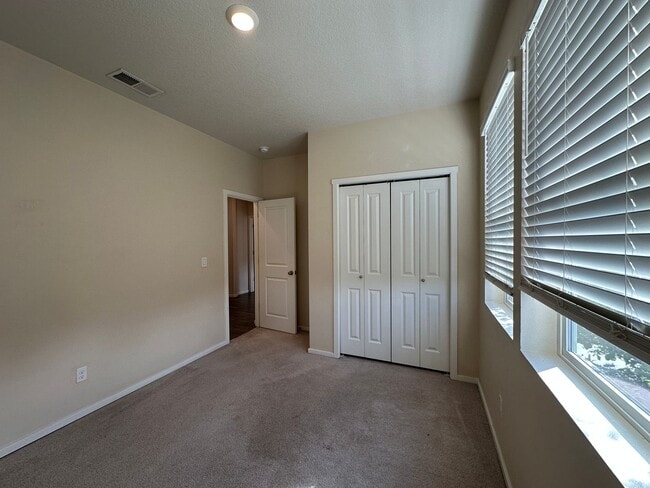 Building Photo - Single Level 2 Bedroom / 2 Bathroom House ...