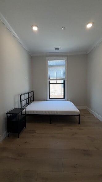 Building Photo - 3 Adamson St