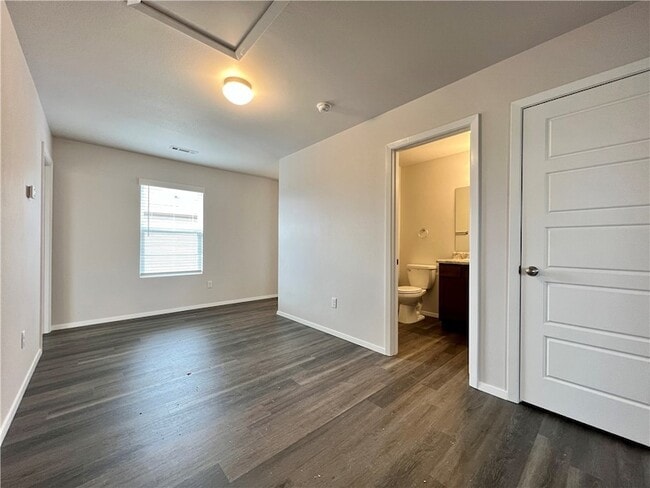 Building Photo - 3231 Red Tail Wy