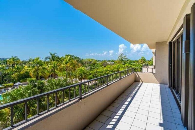 Building Photo - 151 Crandon Blvd