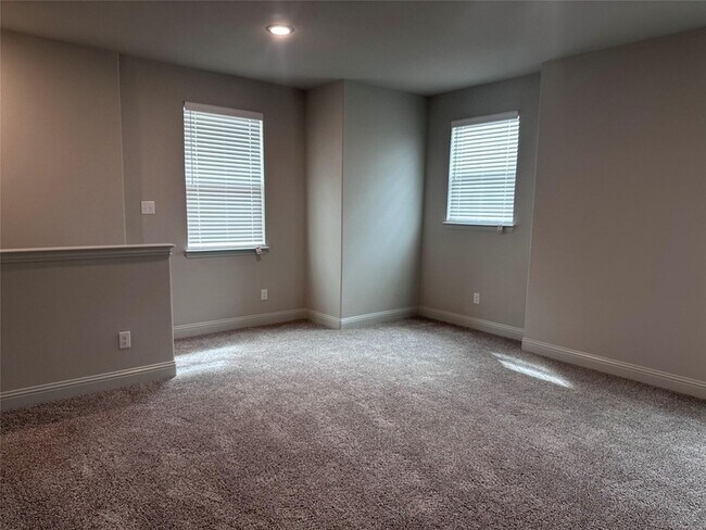 Building Photo - 3205 Lucia Wy