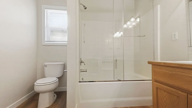 Building Photo - Spacious Mukilteo Duplex with Modern Upgrades