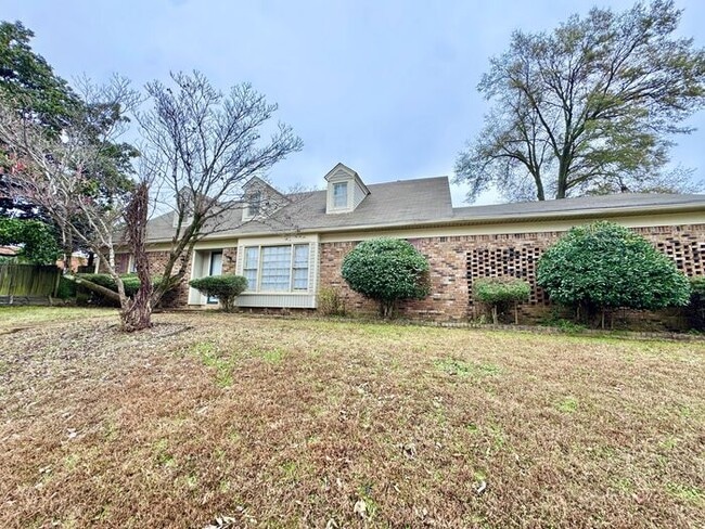 Building Photo - 2664 Richwood St