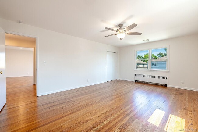 Building Photo - 107 Woodside Ave