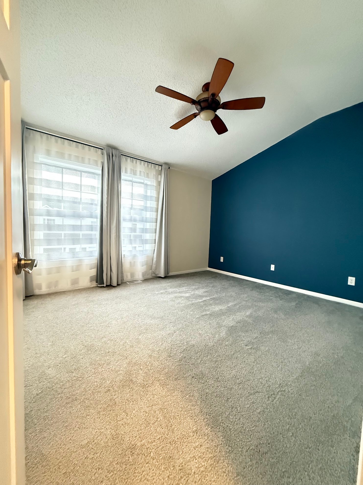 Building Photo - 6841 Narcissus Ln N