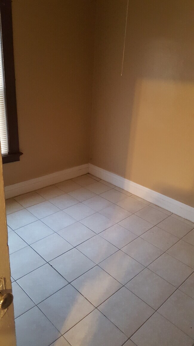 Building Photo - 459 9th St