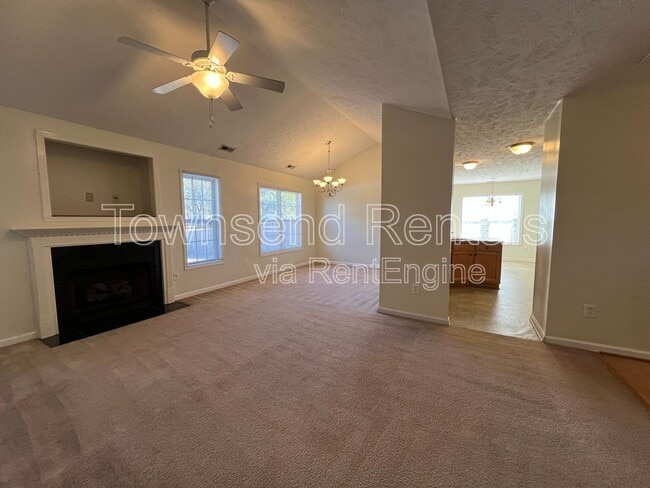 Building Photo - 2028 Ivey Commons Rd