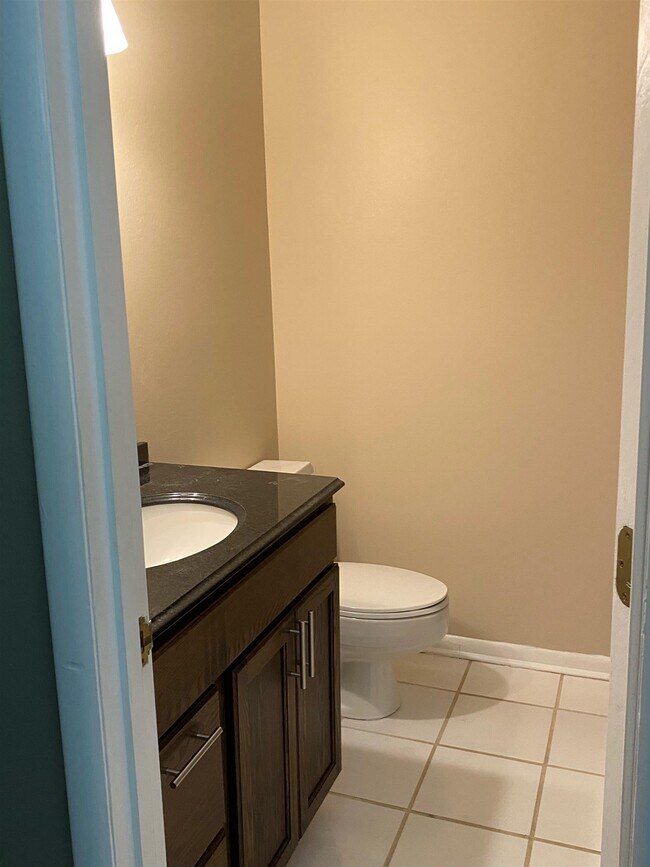 Building Photo - 7585 Skipper Ln