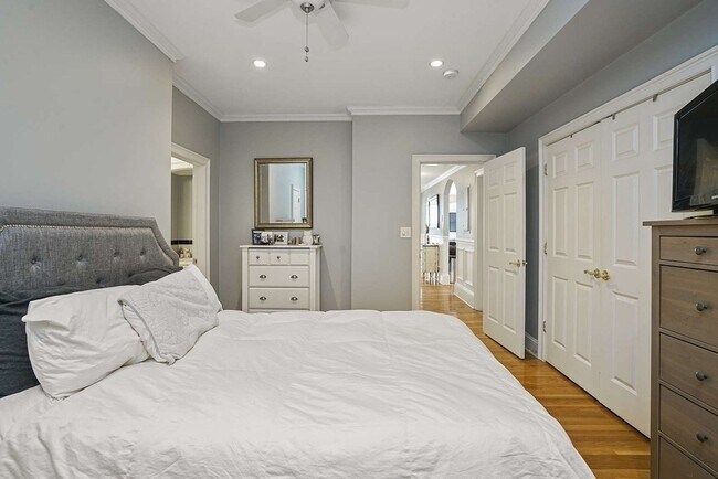 Building Photo - 278 K St