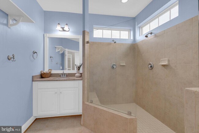 Building Photo - 42706 Chisholm Dr
