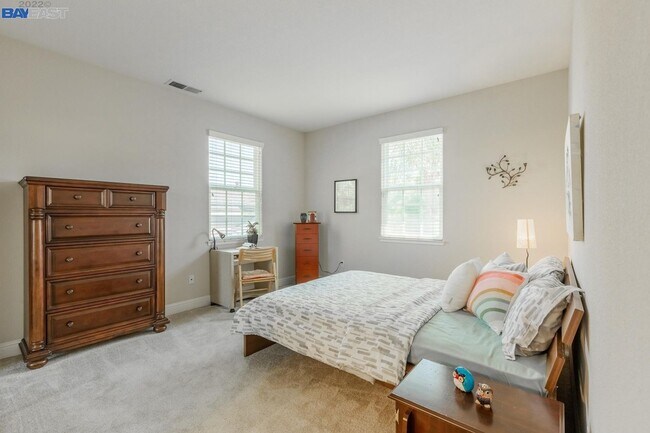 Building Photo - Live Exceptionally in This Peaceful Willow Glen Executive Home; 4 bed/ 4.5 bath