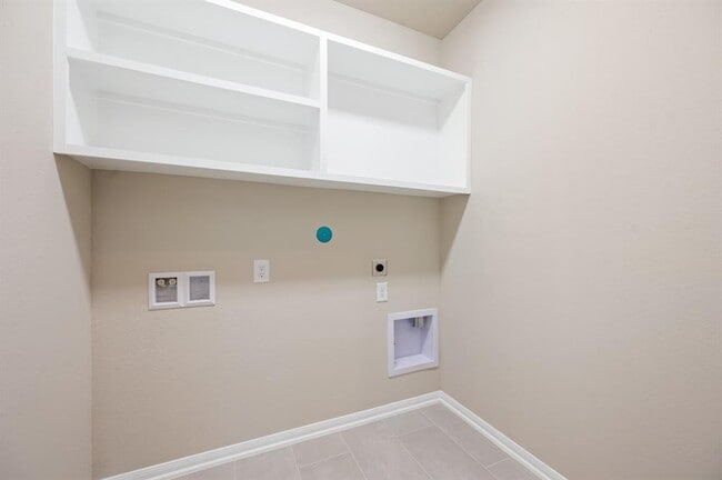 Building Photo - 2472 Fairway Hbr Dr