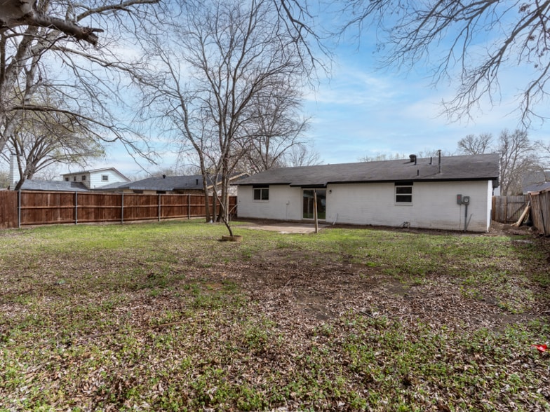 Building Photo - 1205 Marlee Ln
