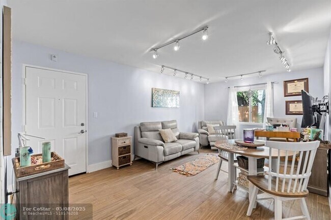 Building Photo - 8609 SW 68th Ct