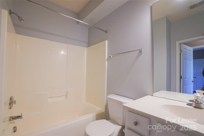 Building Photo - 14746 Via Sorrento Dr