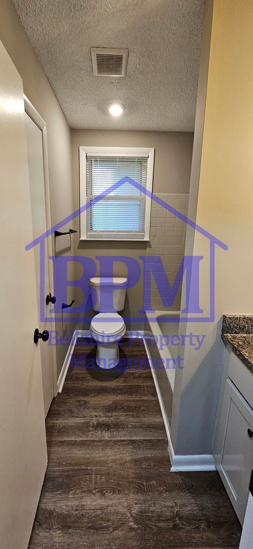 Building Photo - Spacious 4 Bed, 2 Bath Home in Nashville –...