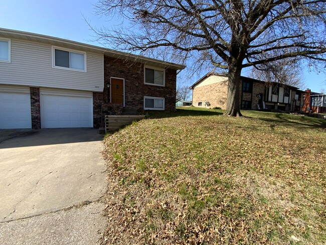 Building Photo - 1801-1803-1803 Garden Dr