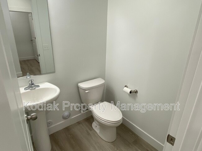 Building Photo - 1108 N 1880 W