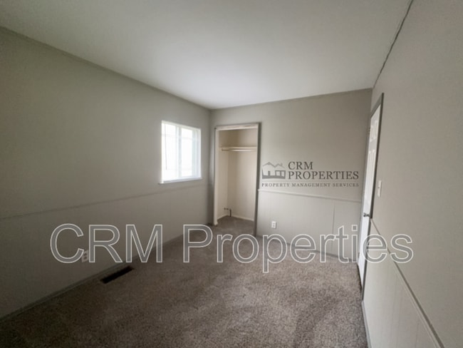 Building Photo - 212 Southlea Dr