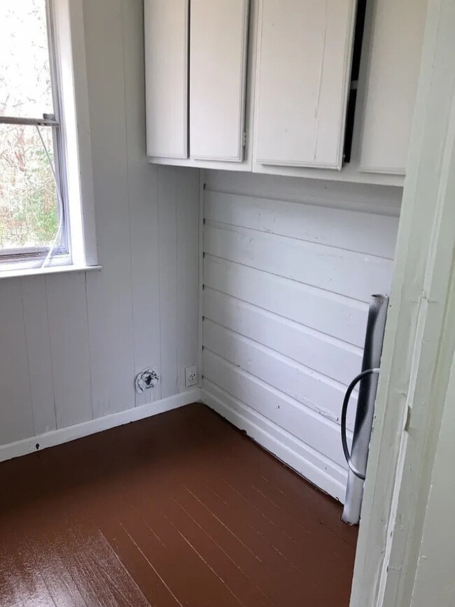 Building Photo - 1 Bedroom 1 Bathroom