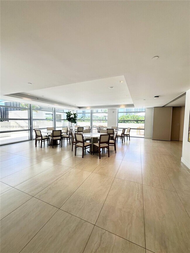 Building Photo - 3100 N Ocean Dr