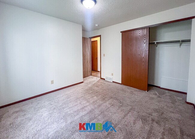 Building Photo - 945 Boston Way