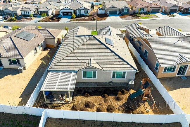 Building Photo - Spacious 4 Bed/3.5 Bath Gem Home In Menifee!