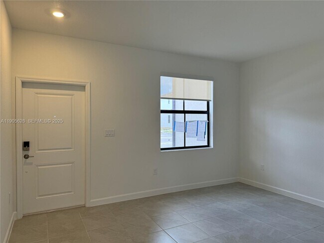 Building Photo - 12884 SW 232nd Ln