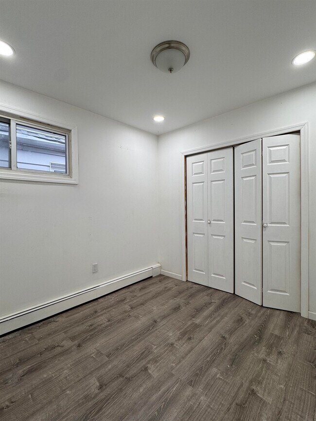 Building Photo - 161 Newman Ave