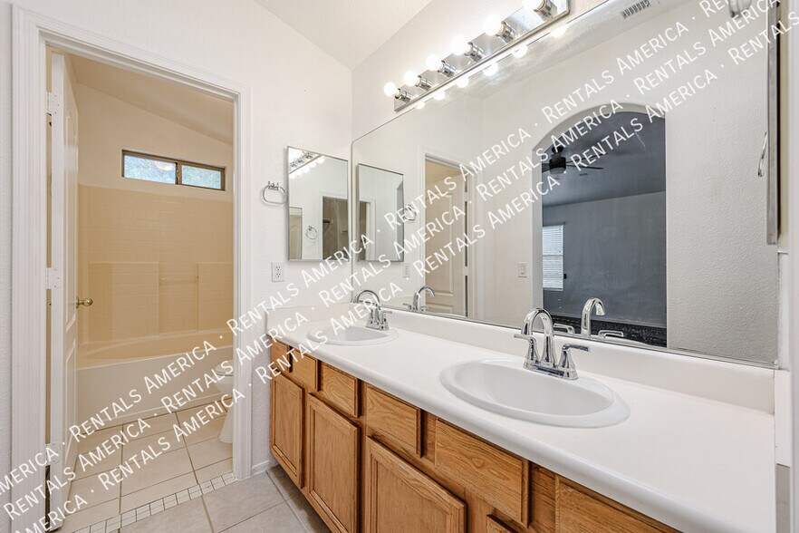 Building Photo - 3513 W Whispering Wind Dr