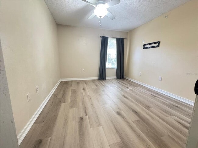 Building Photo - 615 Dory Ln