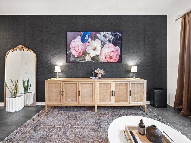 Building Photo - 5484 Rue Girard