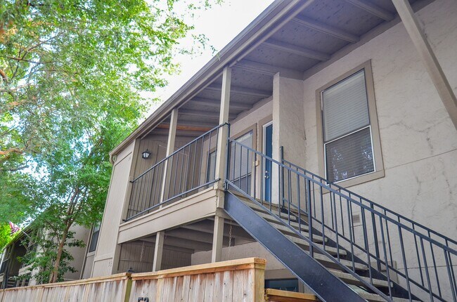 Building Photo - 5711 Sugar Hill Dr