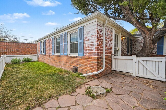 Building Photo - Charming Montclair Patio Home | 2 Bed | Private Yard