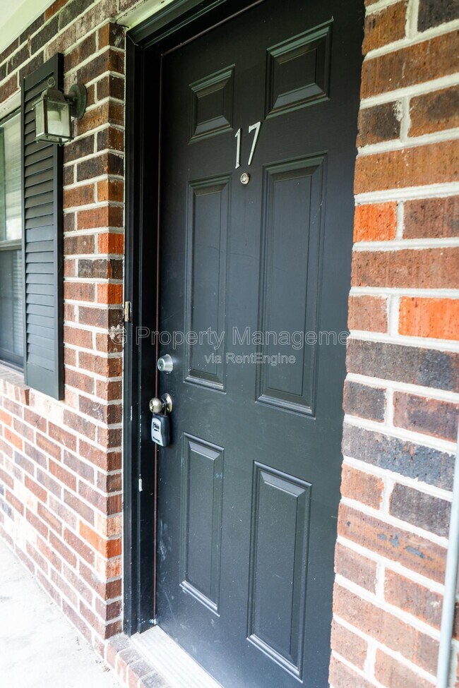 Building Photo - 129 Hillcrest Dr