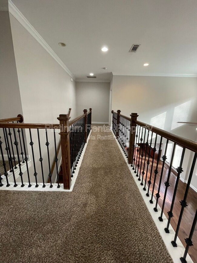 Building Photo - 600 Belton Ct