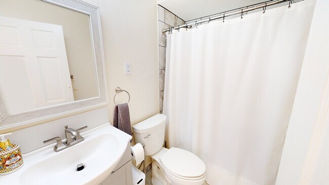 Building Photo - 70 Jamaicaway