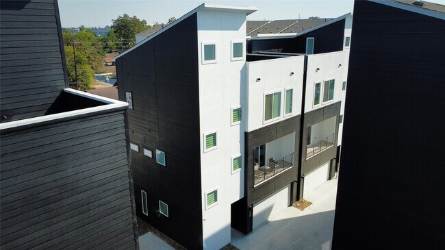 Building Photo - 4607 Edmund St