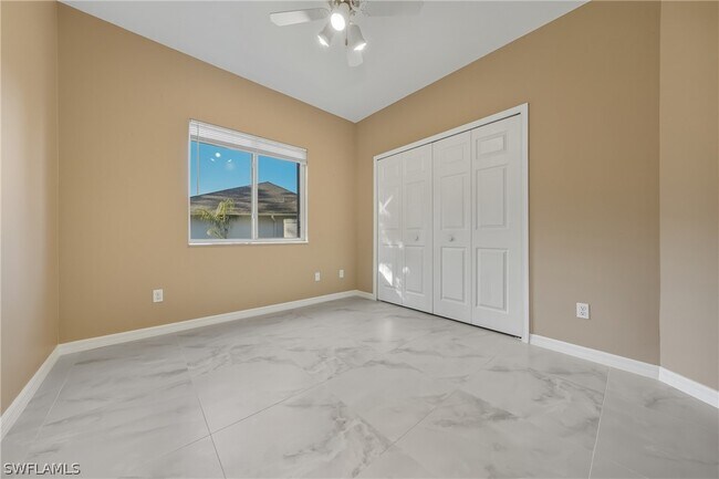 Building Photo - 128 Heritage Way