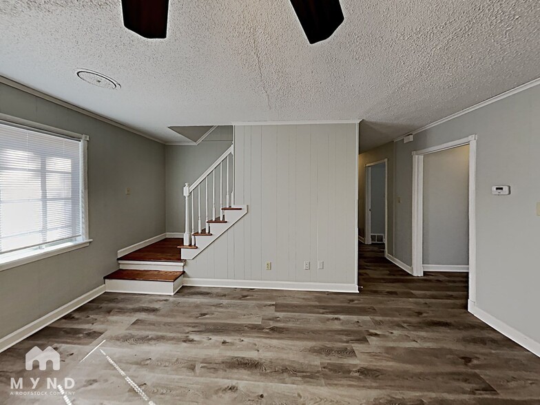 Building Photo - 3056 Darrow St