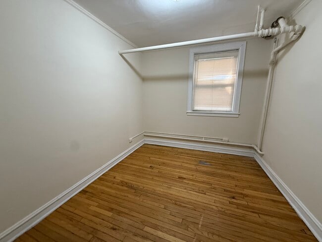 Building Photo - 2111 Grove Ave