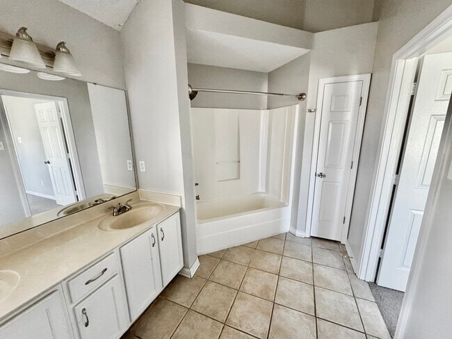 Building Photo - 55 Oak Ridge Cove
