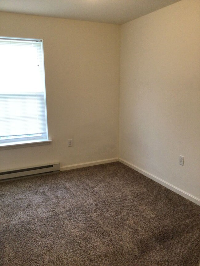 Building Photo - 1411 Doron Dr